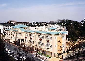 社団法人大阪府私立幼稚園連盟【学校法人大阪聖徳学園 認定こども園 勝山愛和香里ヶ丘幼稚園】